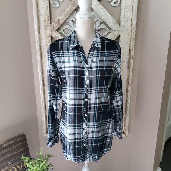 Croft & Barrow Women's Long Sleeve Button Down Plaid Shirt in Black & Aqua - Picture 2 of 8